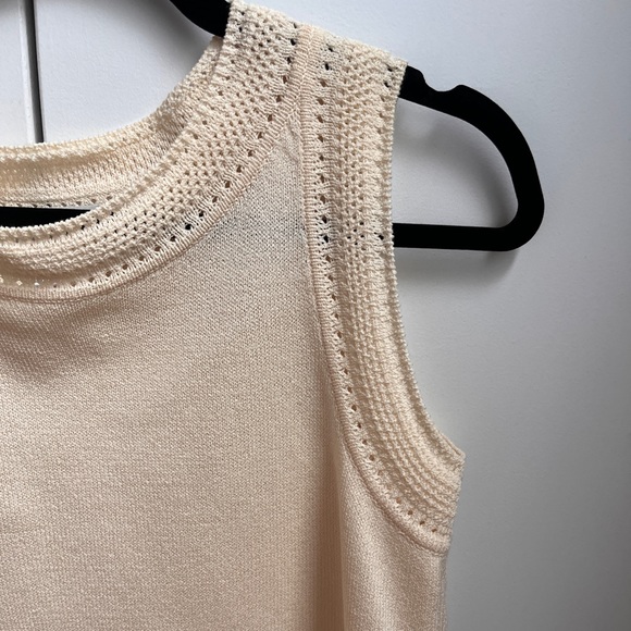 ST JOHN Sport cream knit tank P will blend crochet detail - Picture 3 of 9